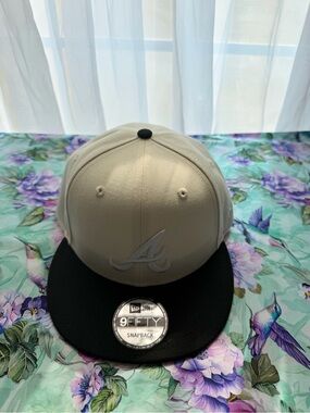 New Era Two-Tone Atlanta 'A' Snapback Hat - Cream & Black